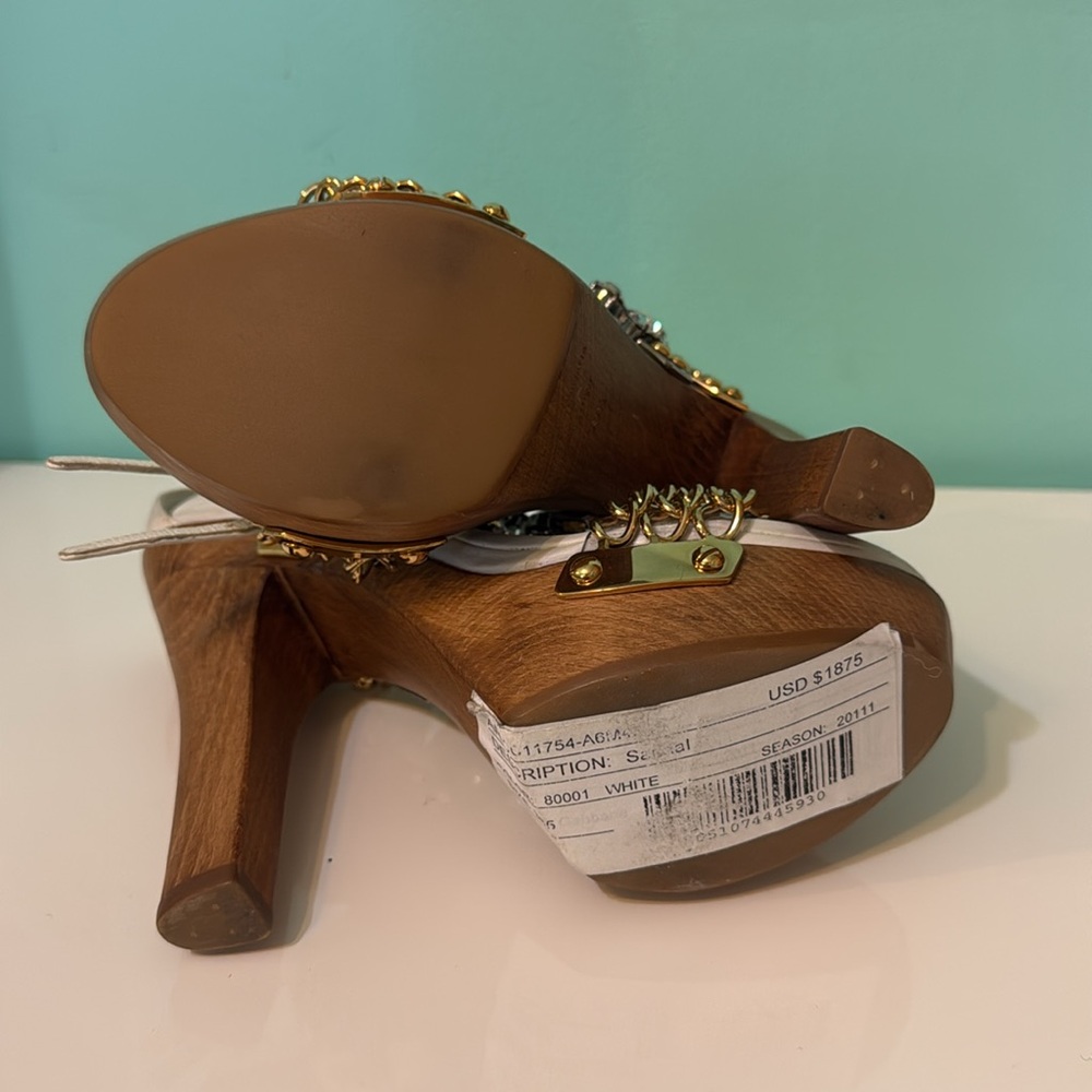 Dolce & Gabbana heeled embellished  sandals - Picture 9 of 10